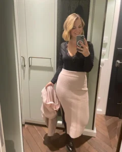 Julia allein in Wien